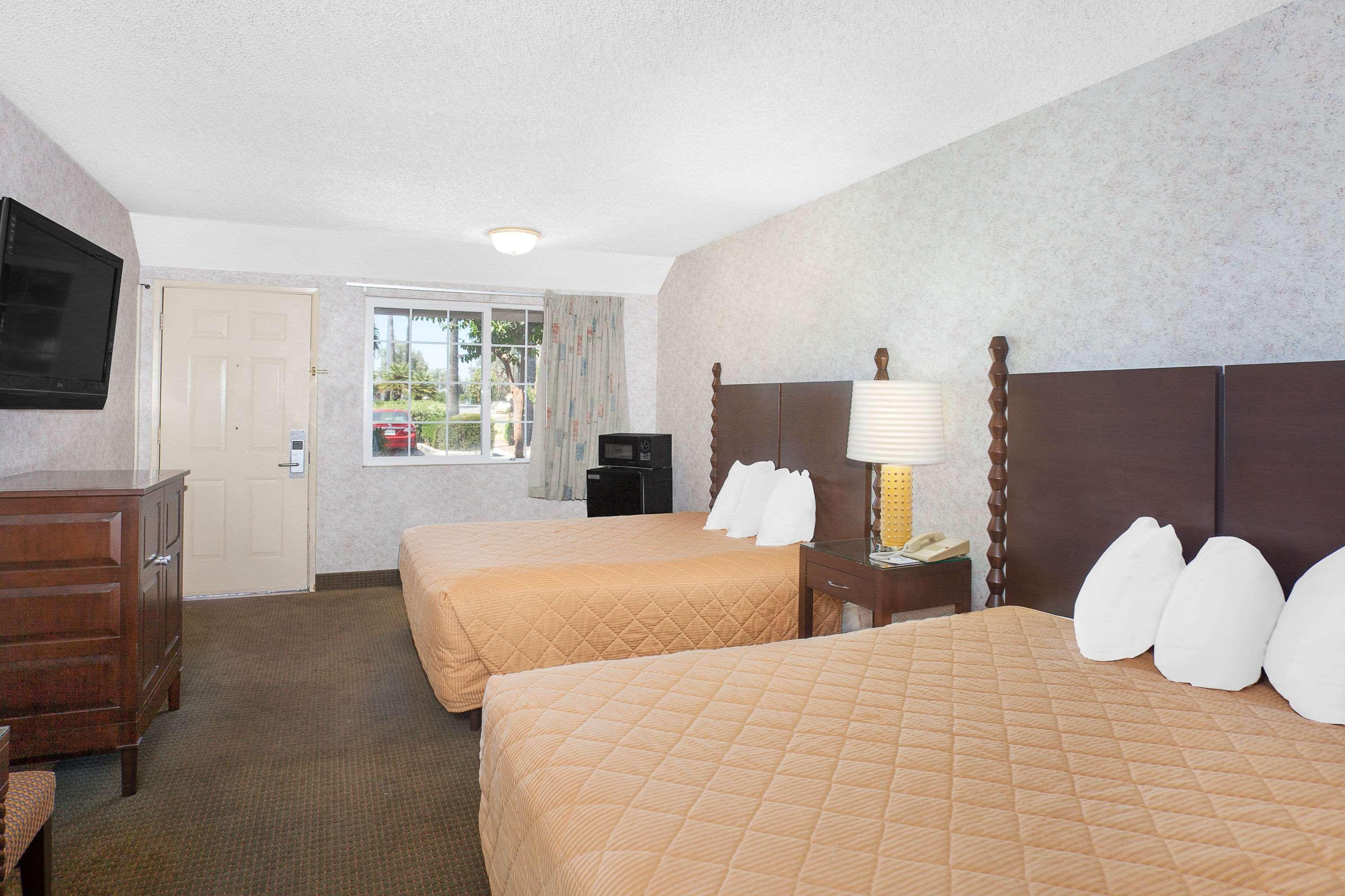 Days By Wyndham 2* Fresno
