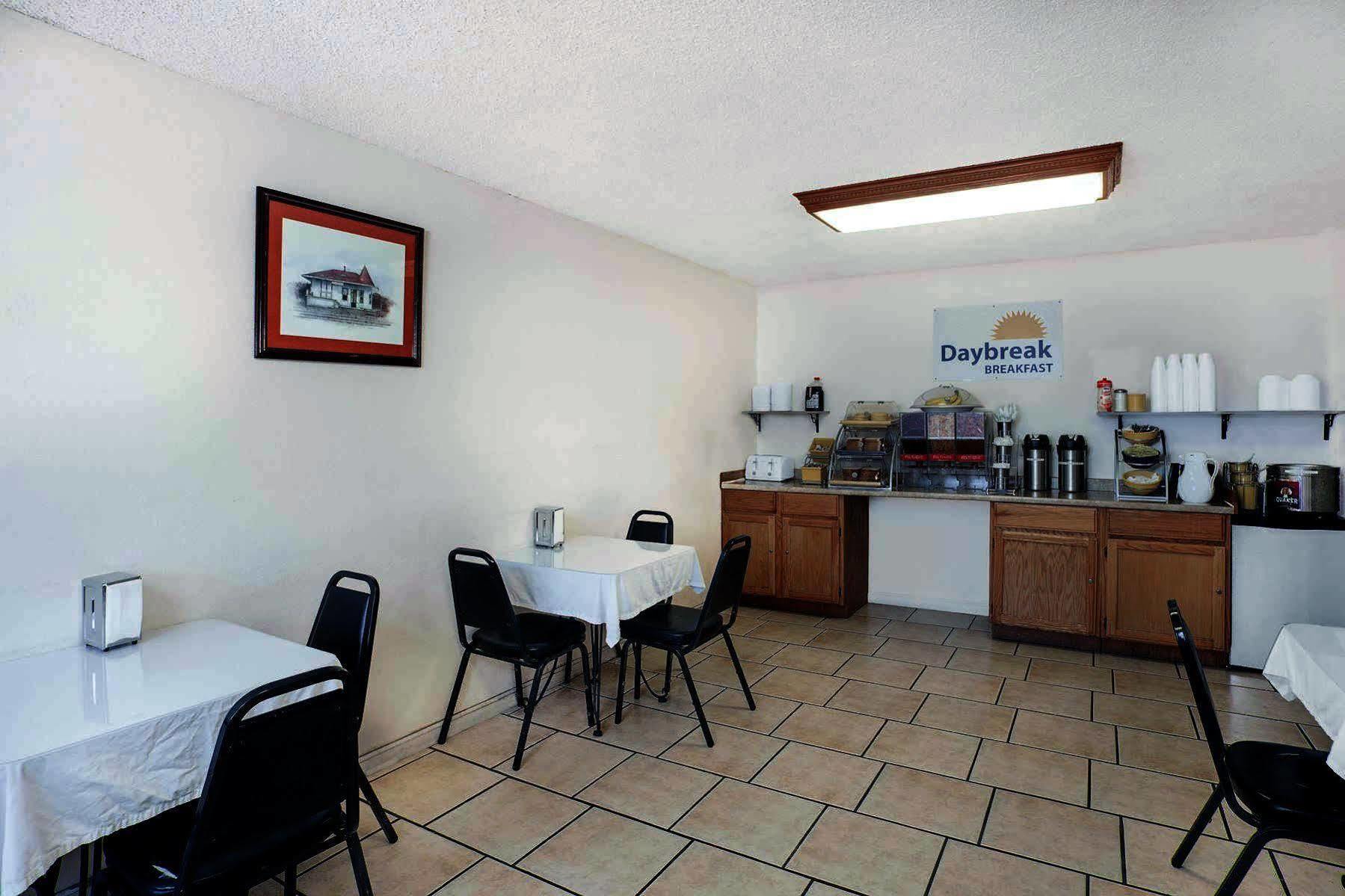 Days By Wyndham Fresno